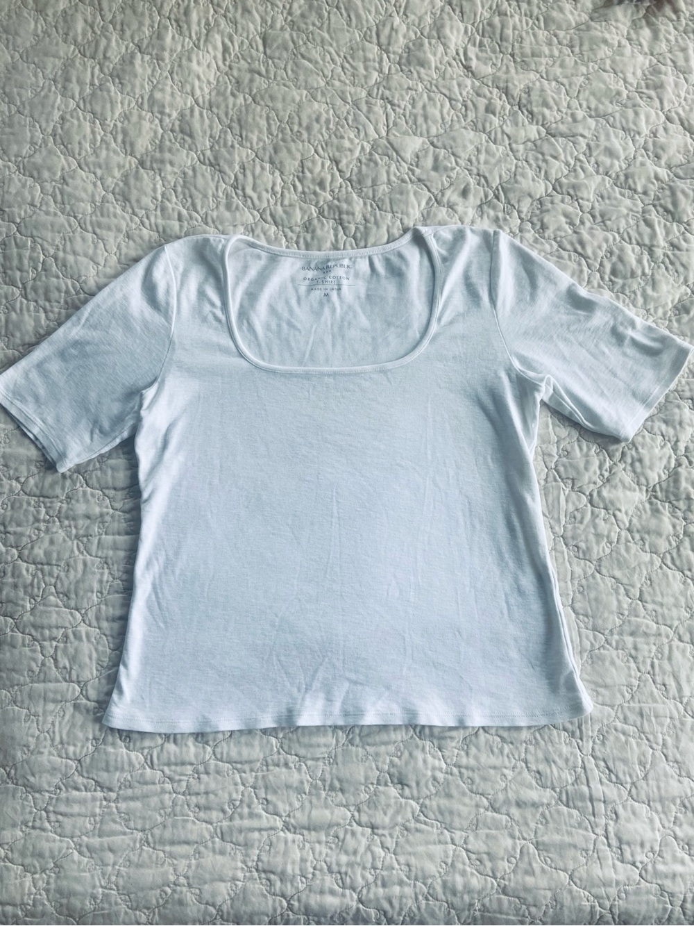 Banana Republic White Scoop Neck Short Sleeve Tee